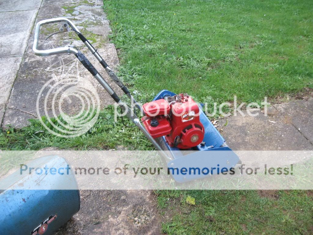 [Linked Image from i1007.photobucket.com]