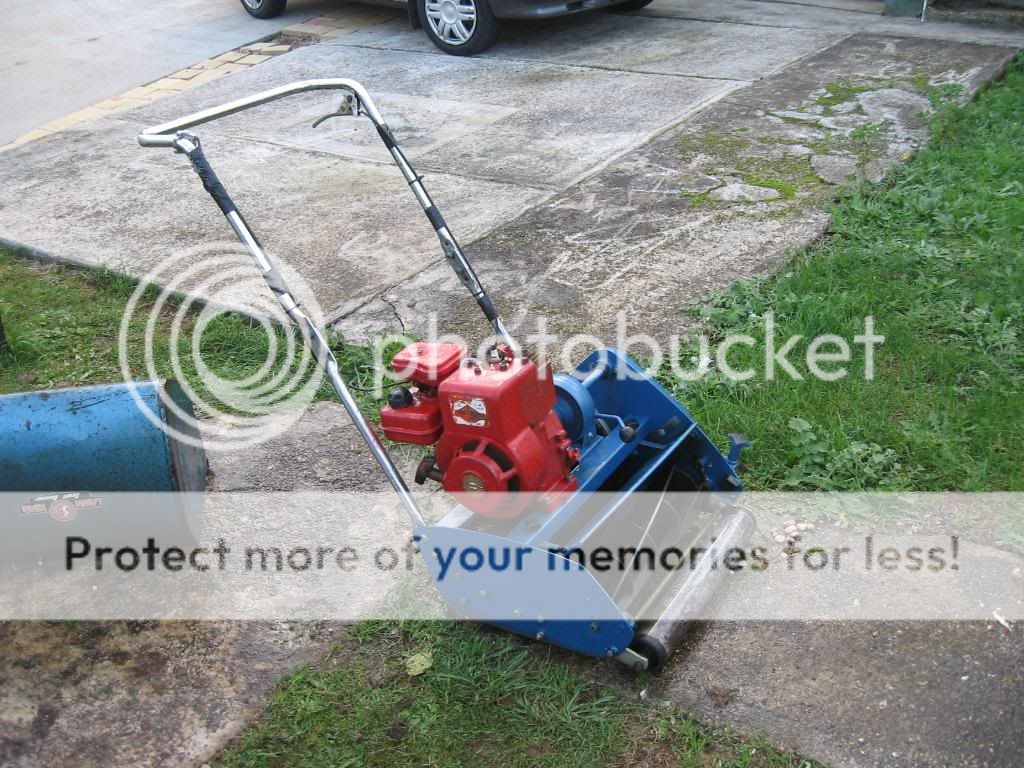 [Linked Image from i1007.photobucket.com]