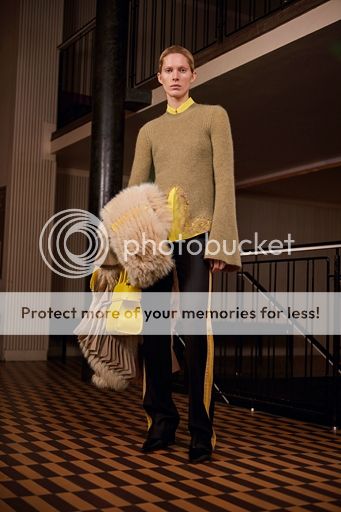 photo givenchy-prefall-17-06sv_zpsxfufoubd.jpg