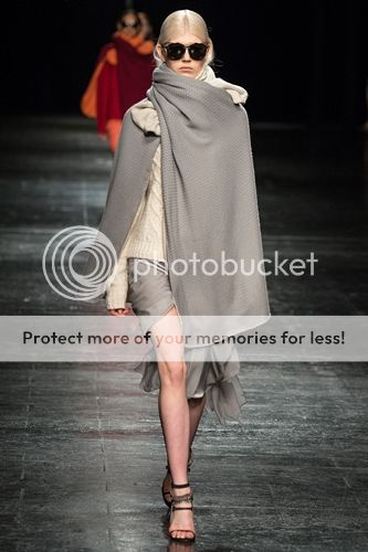 photo prabalgurung-06-sv_zps052f2260.jpg