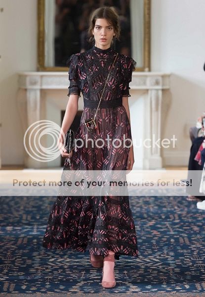 photo valentino-ss17-03s_zpswlyecslt.jpg