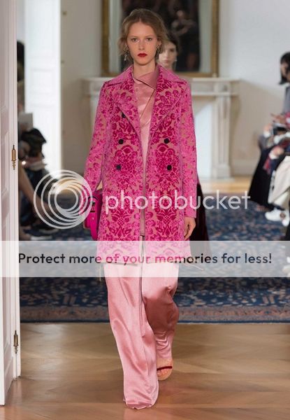 photo valentino-ss17-09s_zpsf9kjgi6l.jpg