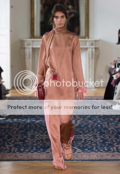 photo valentino-ss17-18s_zpswopdb4hw.jpg