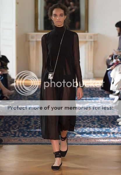 photo valentino-ss17-34s_zpsbtmyks66.jpg