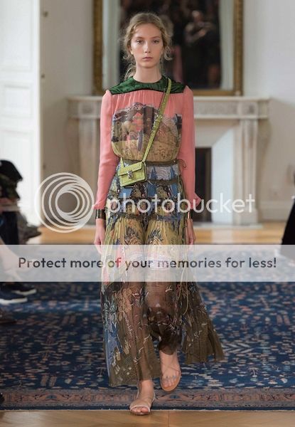 photo valentino-ss17-38s_zpsgvpesbkg.jpg