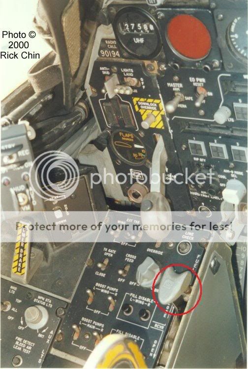 Rick20Chin20A-1020Cockpit2027-Copy.jpg?t=1268939858