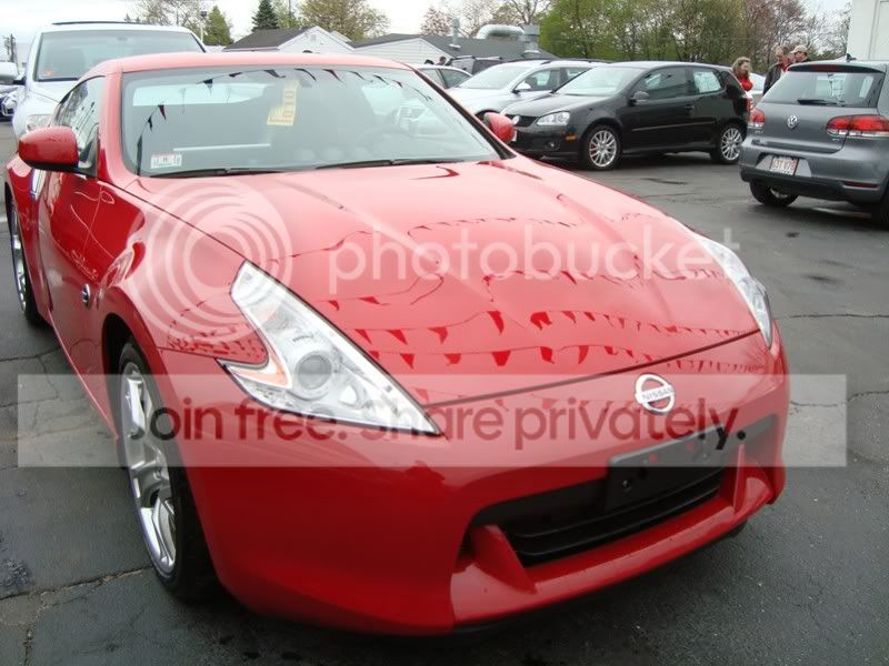 370z at the dealer